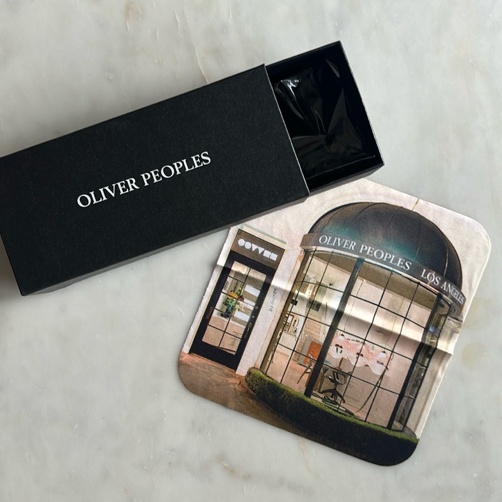 🆕👓 Oliver Peoples glasses box and printed lens cleaning cloth